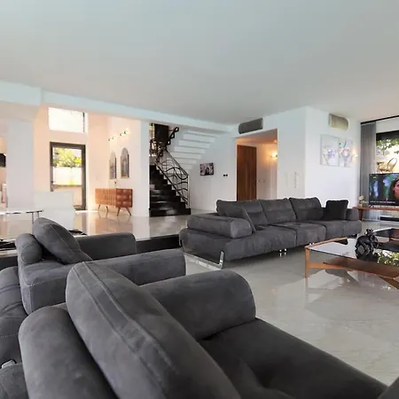 فيلة Casa Blanca *