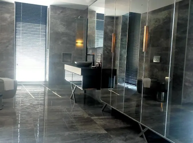 Casa Blanca Villa *