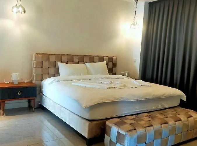 Casa Blanca Villa *